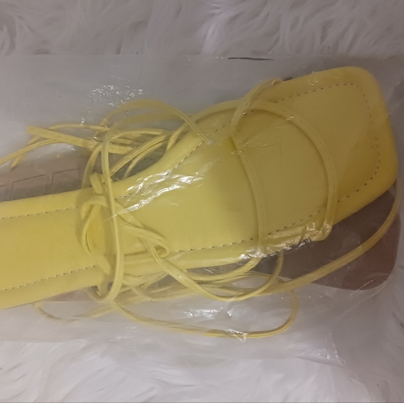 Women light yellow open toe lace up flat sandals - Picture 5 of 10